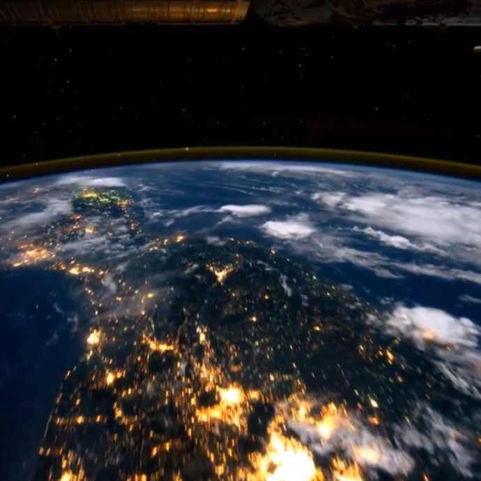 Time Lapse La Terre Vue De L Espace Lense