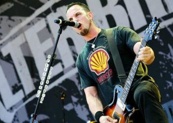 alter-bridge-by-dan-deslover.jpg