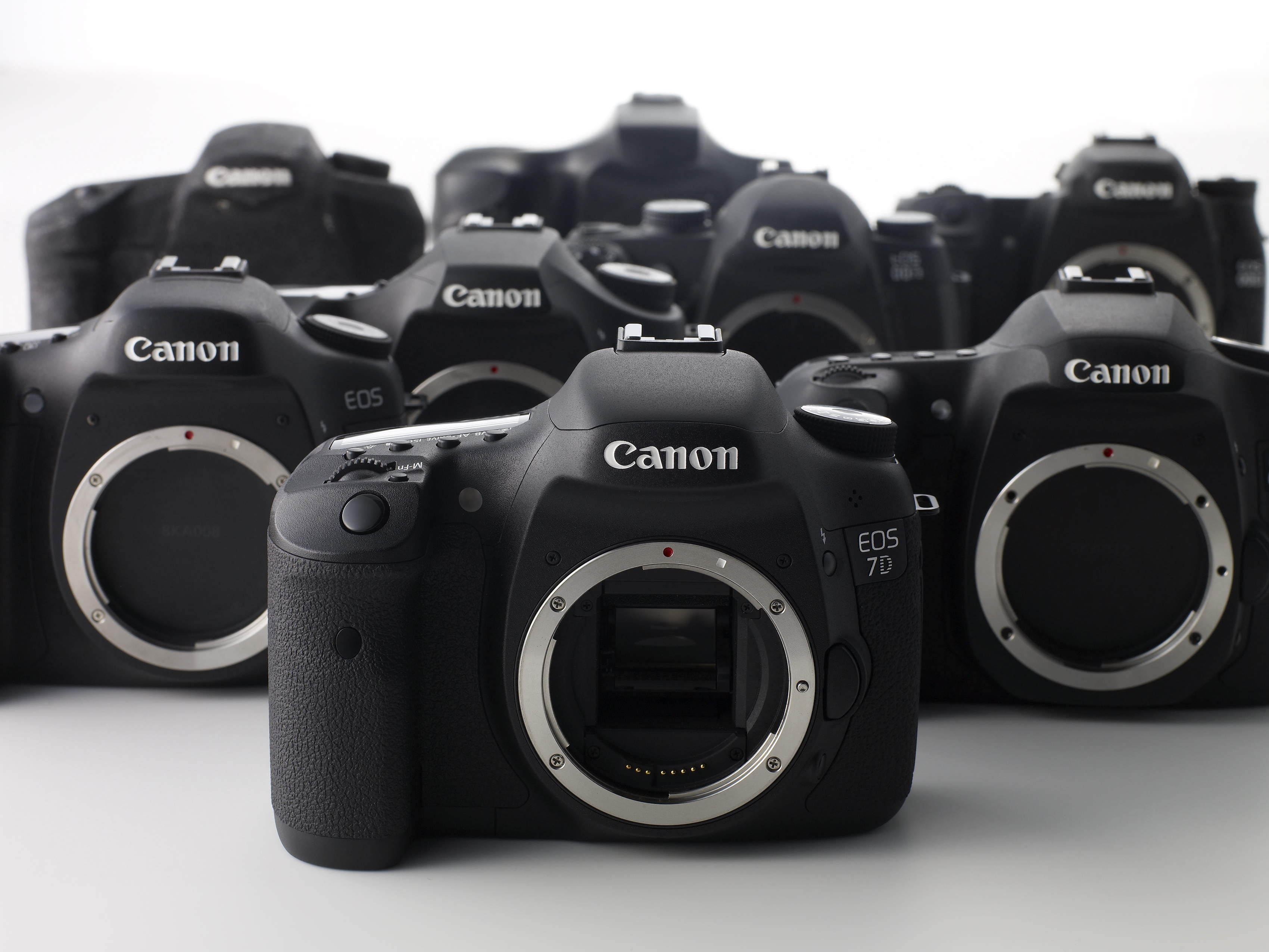 Фототехники. Canon r10. Canon ds126721. Вся линейка Кэнон 7d. Canon 7d vs Canon 550d.