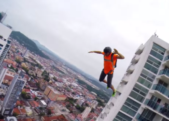 World-s-Largest-Urban-Zipline-YouTube.png