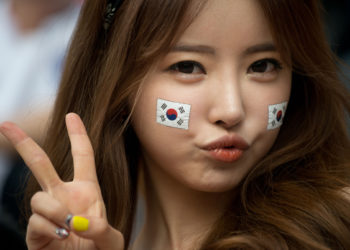 south-korea-peace-sign-v-sign.jpg