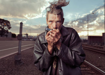 lighting-homeless-people-portraits-underexposed-aaron-draper-1-670x447.jpg