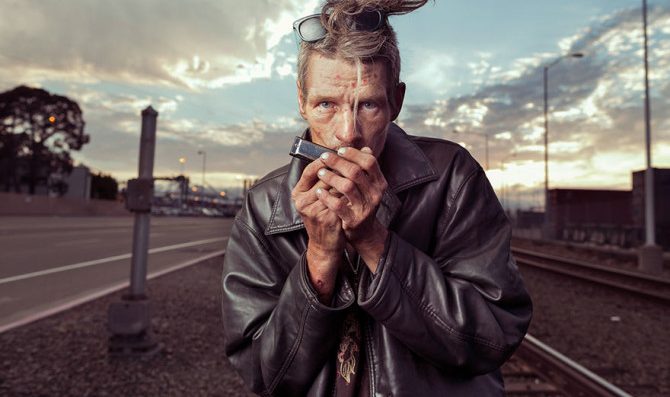 lighting-homeless-people-portraits-underexposed-aaron-draper-1-670x447.jpg