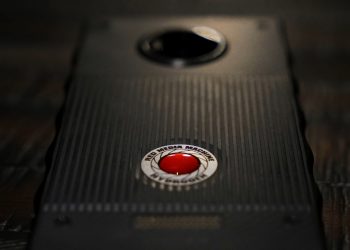 red-hydrogen-one-01-1500px