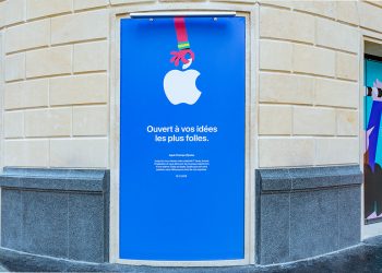 OCJH891_APPLE_Paris-Store-PR