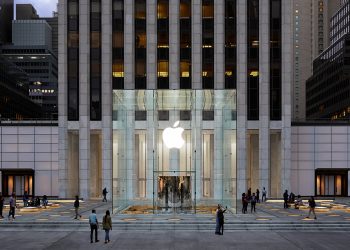 Apple-Store-fifth-avenue-new-york-redesign-exterior-091919