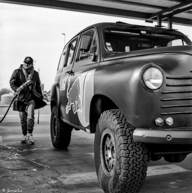 Arrêt carburant Renault Prairie custom.