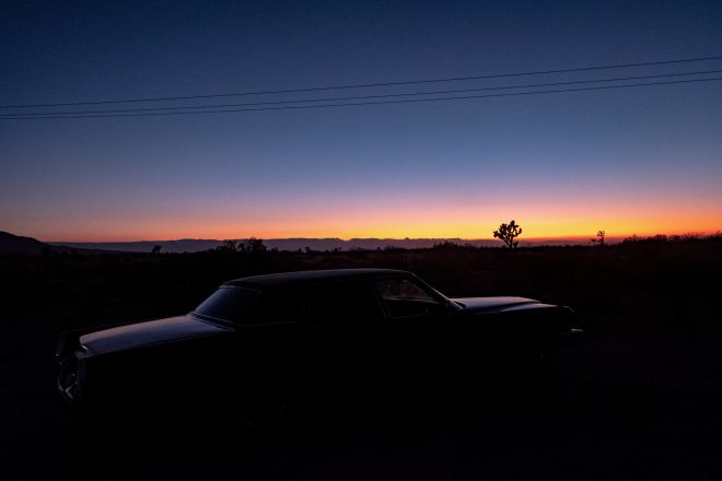 Une Cadillac dans le désert.