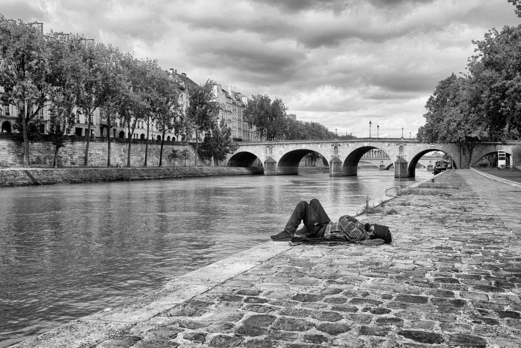 le dormeur des bords de seine