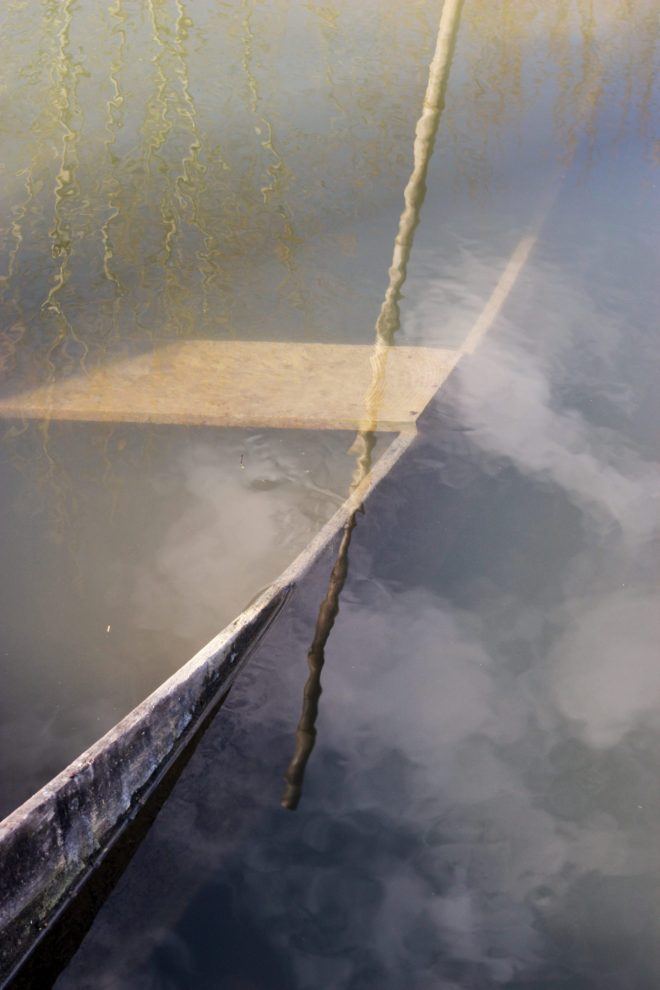 Une barque sur l'océan