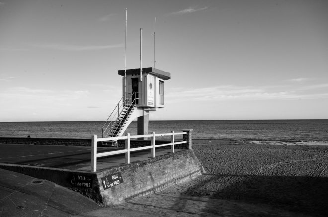 PLAGE DESERTÉE