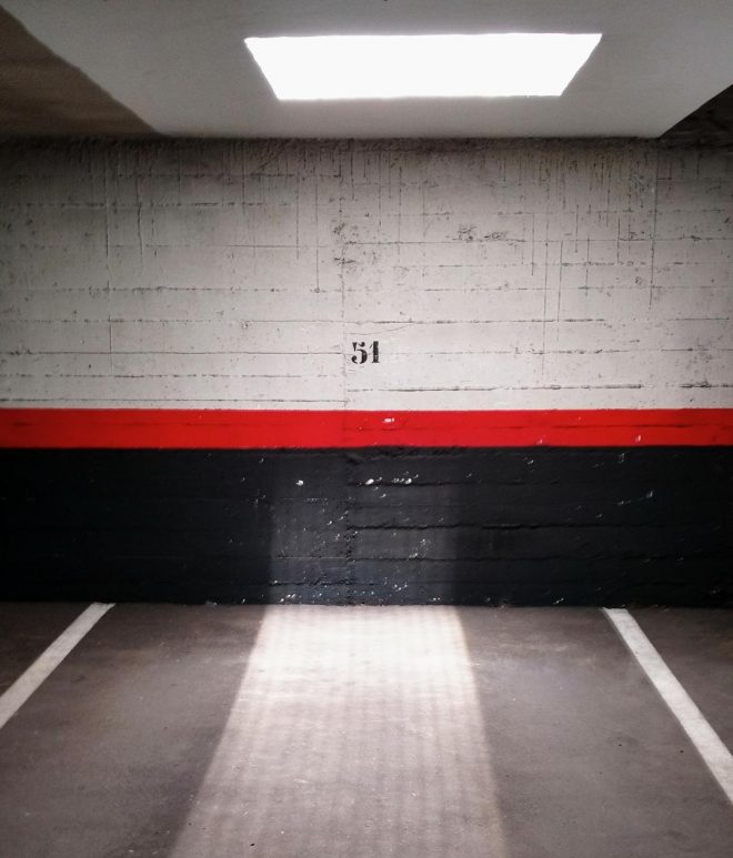 Faisceau de lumière dans le garage