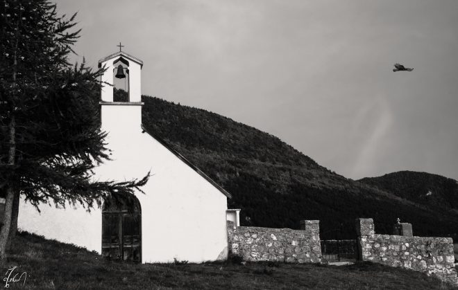 Chapel of Sauvas (Hautes_Alpes/France)